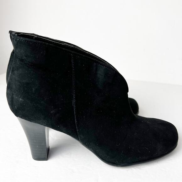 SZ 6.5 A2 by Aerosoles Black Booties - Picture 1 of 8